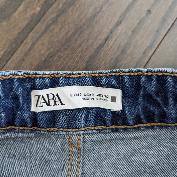 Zara Mom Fit HR Jeans - Picture 2 of 7